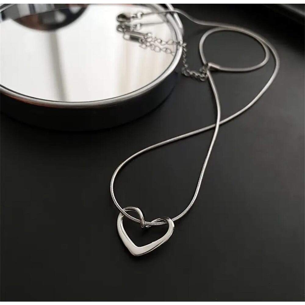 Elegant Hollow Heart Pendant Stainless Steel Clavicle Necklace, Heart Love Gift